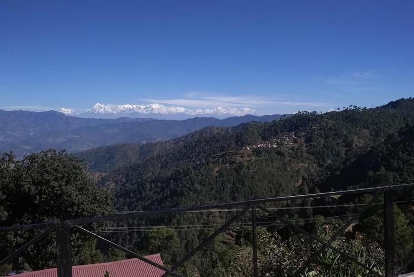 Hotel The Royal Mountain Ranikhet Exterior foto